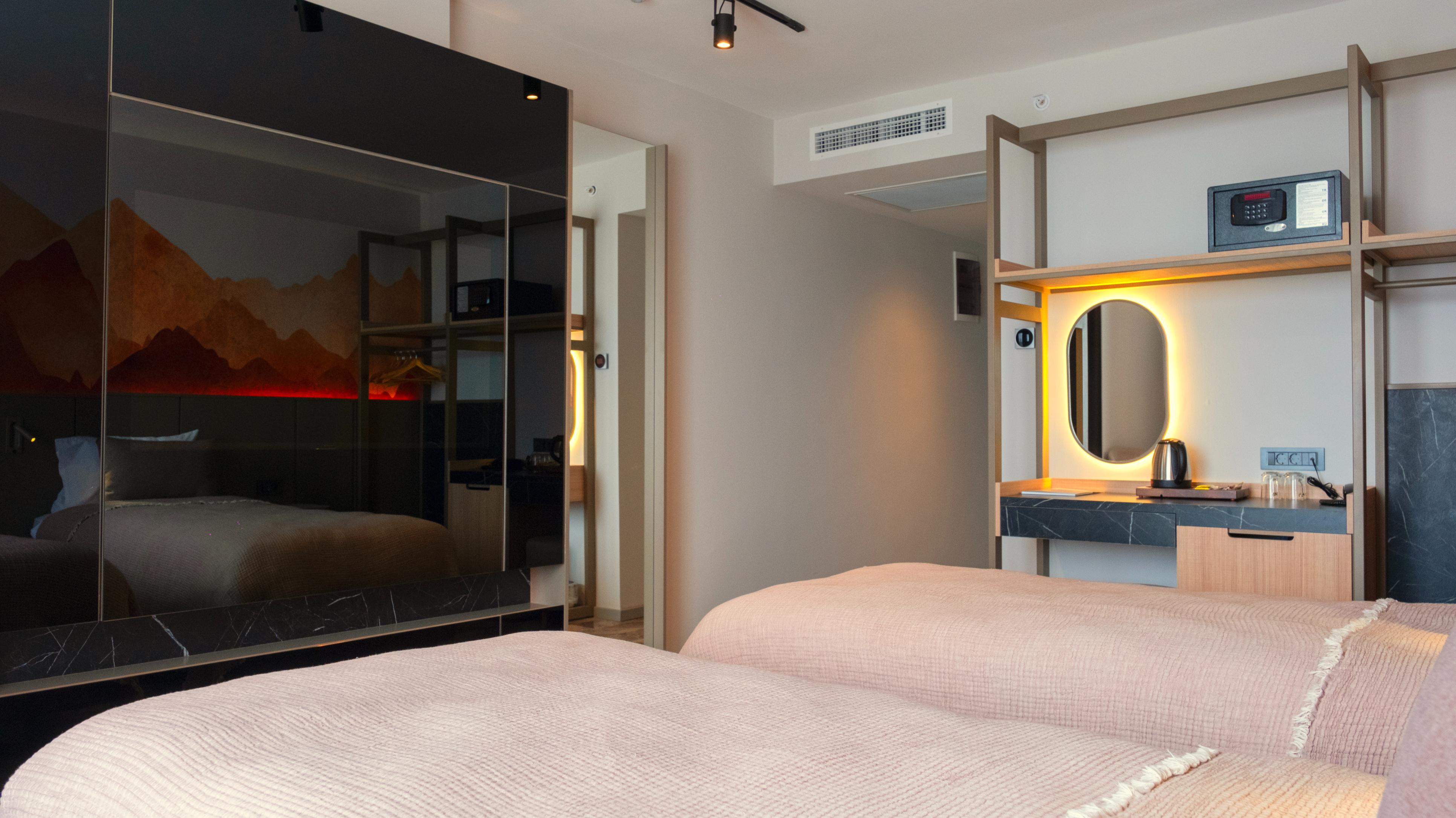 Standard Room, Land View